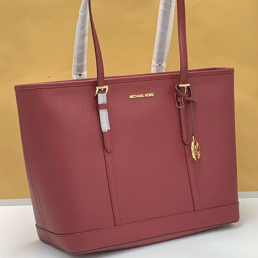 MICHAEL KORS
Jet Set Travel Large Saffiano Leather Tote Shoulder
DARK CHERRY
NWT - Picture 1 of 15